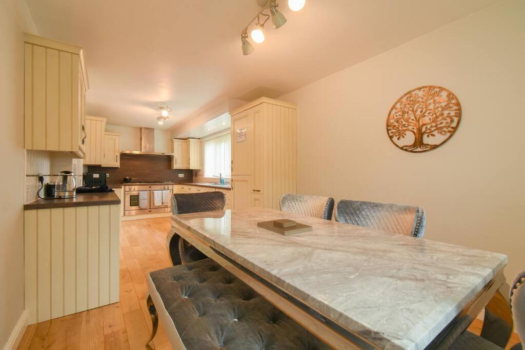 Luxurious & Tranquil Riverside Getaway Great Harwood Exterior foto