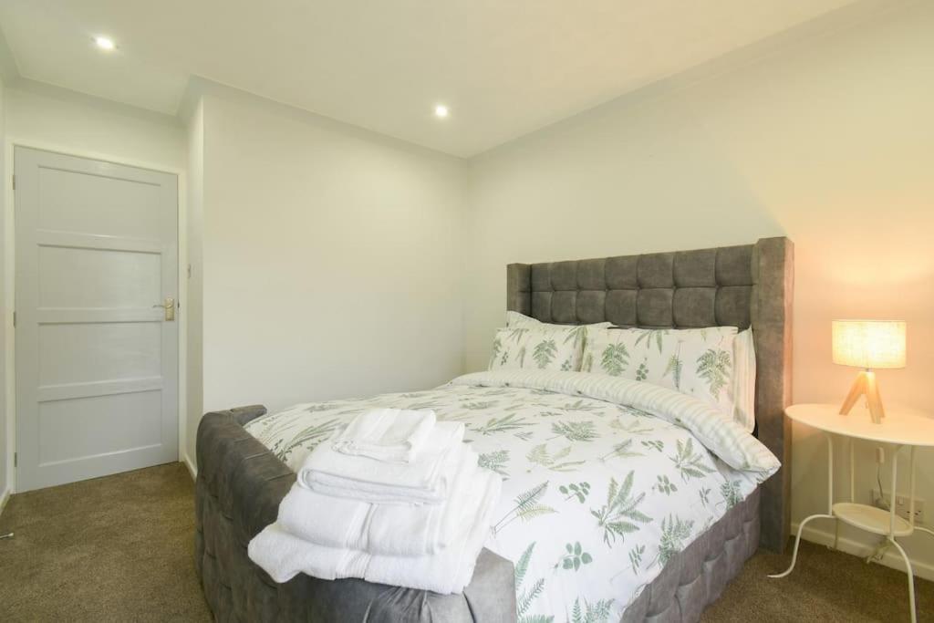 Luxurious & Tranquil Riverside Getaway Great Harwood Exterior foto