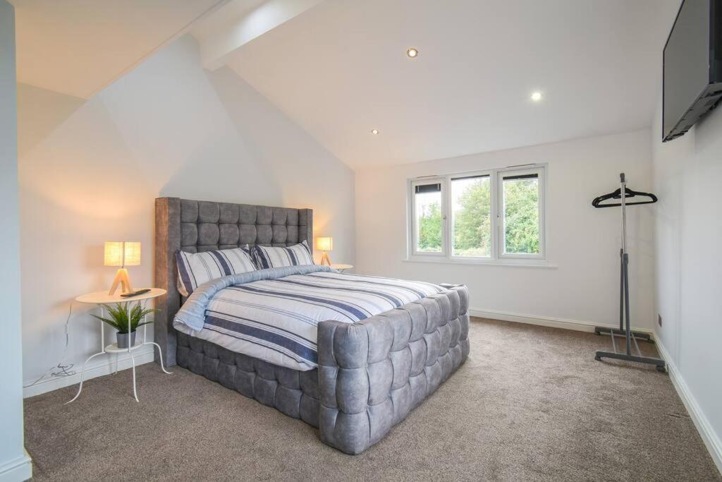 Luxurious & Tranquil Riverside Getaway Great Harwood Exterior foto