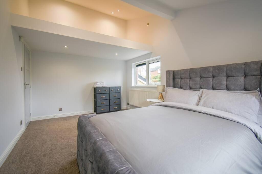 Luxurious & Tranquil Riverside Getaway Great Harwood Exterior foto