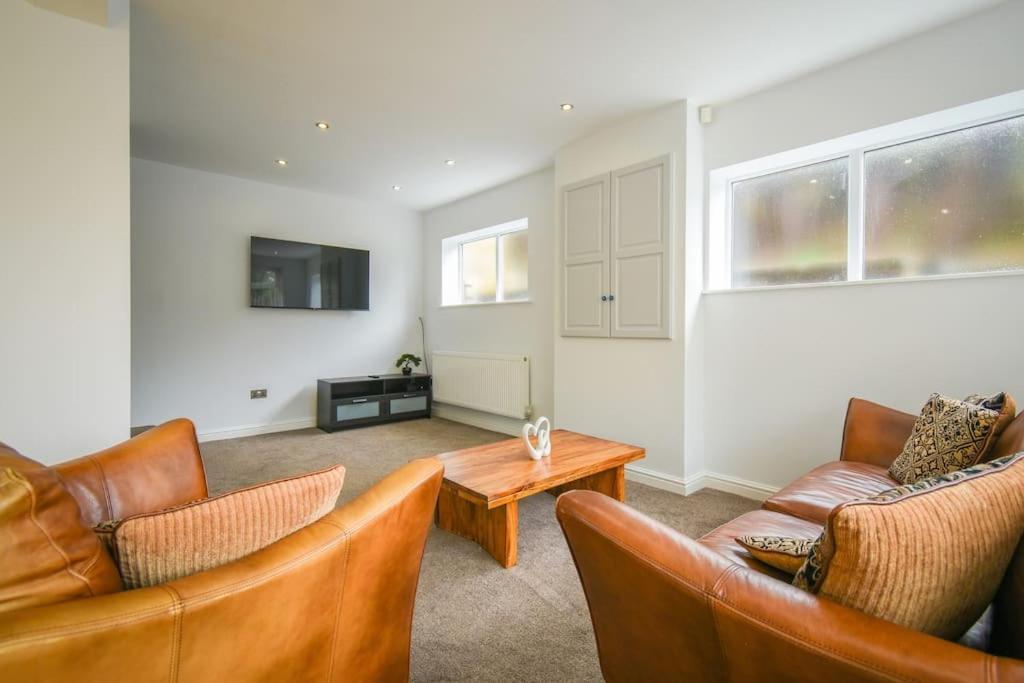Luxurious & Tranquil Riverside Getaway Great Harwood Exterior foto